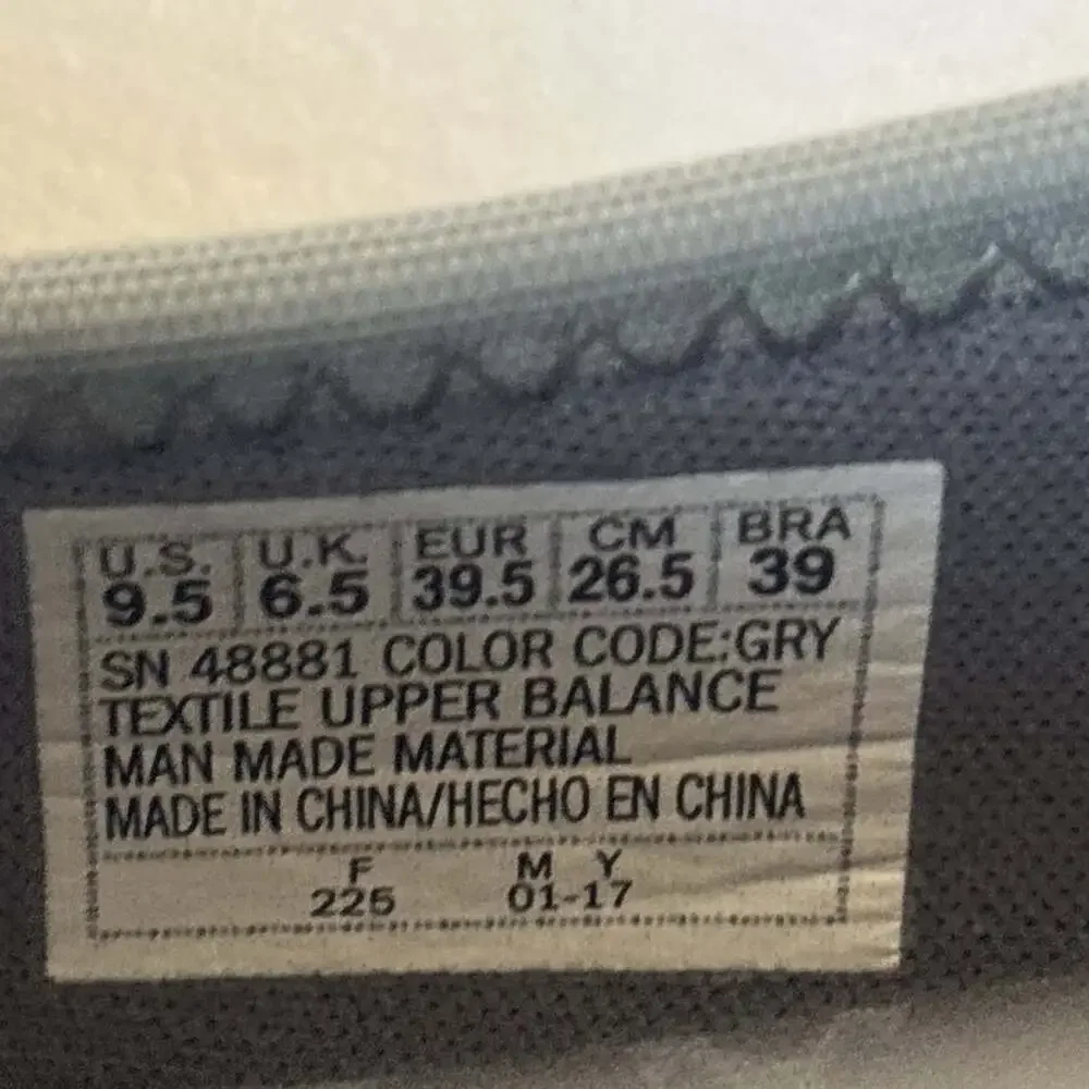 Skechers Strech Fit Air Cooled Memory Foam Gray Low Wedge Slip Ons Women's 9.5